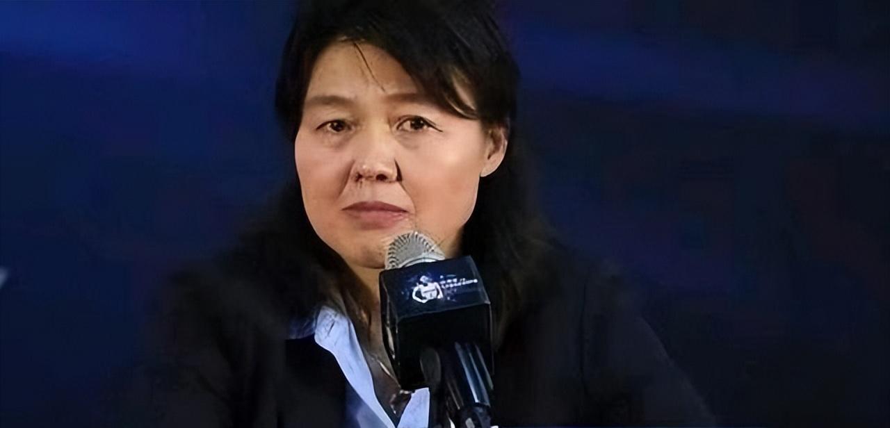 Cô Qin Xiaowen, tổng giám đốc của Bắc Kinh Shougang ở CBA, lớn hơn là được Truyền thông Bắc Kinh ca ngợi (4)