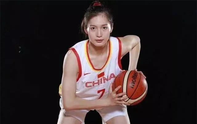 Hàng tồn kho Nữ thần bóng rổ Trung Quốc! Zhao Shuang đã thu hút một cái nhìn về Curry, và được hứa hẹn cho đến ngày nay (3)