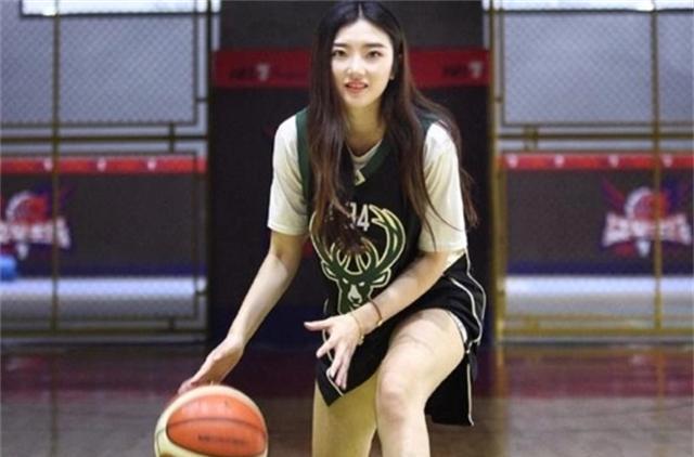 Hàng tồn kho Nữ thần bóng rổ Trung Quốc! Zhao Shuang đã thu hút một cái nhìn về Curry, và được hứa hẹn cho đến ngày nay (4)
