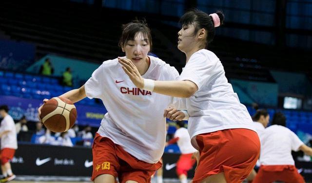 中国女篮好苗子！韩旭迎2米26接班人单场狂砍68+17有望加入WNBA(1)