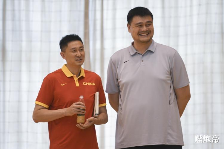 Giải vô địch châu Âu chứng minh rằng Du Feng không phải là huấn luyện viên giỏi nhất của đội bóng rổ nam! Để đào tạo Hu Mingxuan để hy sinh Zhou Qi, anh ấy nên hoàn thành lớp học (5)
