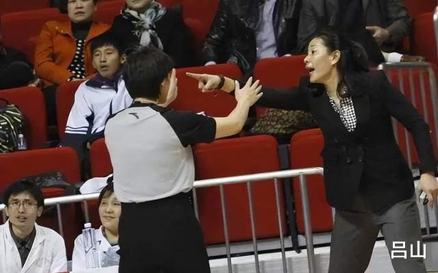 Bốn nguyên nhân chính của sự sụp đổ bóng rổ của phụ nữ Trung Quốc U18: Huấn luyện ngắn, Huấn luyện viên vội