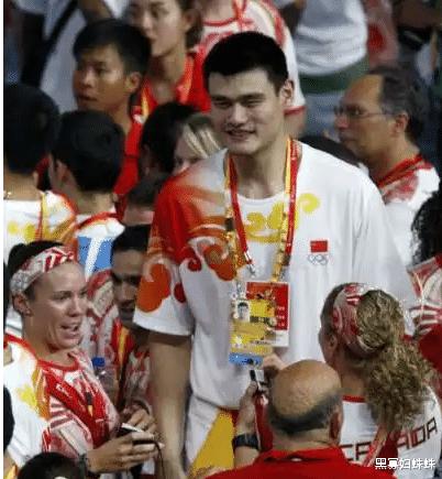 Bạn vẫn còn nhớ lễ kết thúc của Thế vận hội Olympic Bắc Kinh và Yao Ming nhiệt tình, cô gái đó? (3)