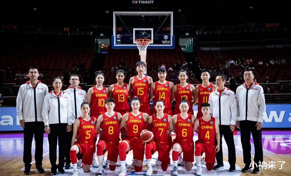 看了两场中国女篮的比赛，觉得男篮球员可以一对一向女篮请教学习(1)