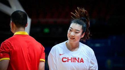 李梦入选世界杯五佳球员，排名第二，如今中国篮球靠女子撑门面(1)