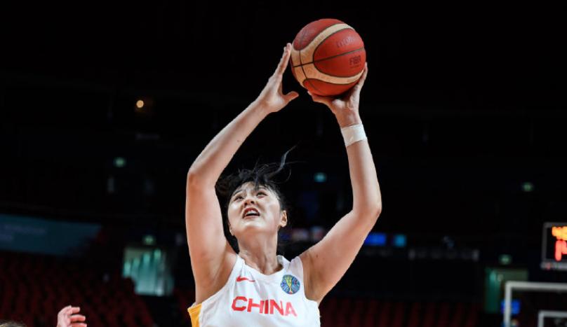 Huang Sijing đã bùng nổ 10 điểm trong một phần tư, đội bóng rổ nữ Trung Quốc đã chơi một 12-0 khác, và đội duy nhất dẫn đầu 10 điểm và 8 điểm (2)