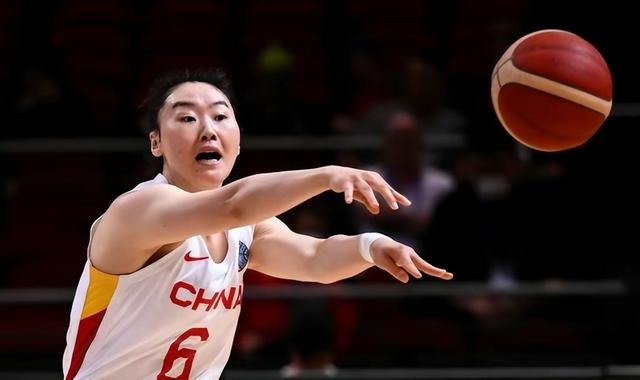 盘点世界杯小组赛中国女篮7名替补表现，1米76后卫或是最大惊喜(4)