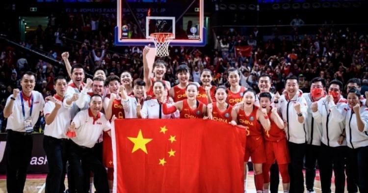 28年后的祖国生日，我们迎来了最好的中国女篮，迎来了最好的时代(2)