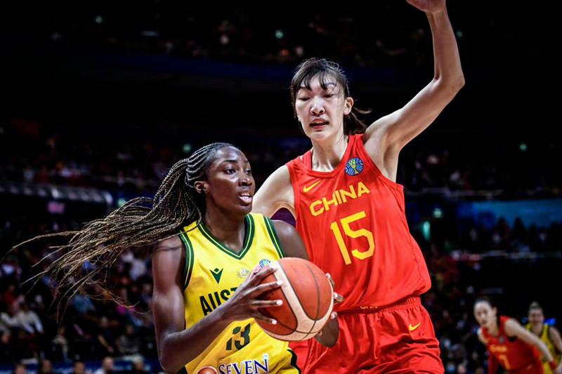 中国女篮挺进决赛！但也别忘了她：谢谢你，2个超大空篮都没进(4)