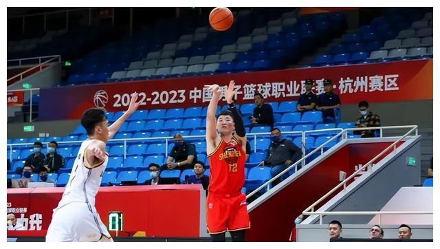 Đội bóng rổ của Gu Quan đã giết chết đội bóng rổ nam Liêu Ninh, Gu Quan nói trong trái tim anh, đây là một dấu hiệu tốt về sự trỗi dậy của đội Thâm Quyến (2)