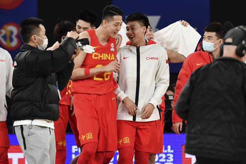CBA新赛季将揭幕，深圳男篮三主力国家队归来有望“涨球”(1)