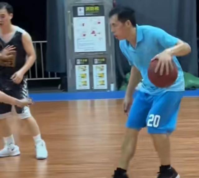 Dòng chiến đấu bóng rổ nam Trung Quốc Trả lời Cui Yongxi, cha anh là Mao Amoma, 1,77 là 47 tuổi và vẫn có thể dunk (4)