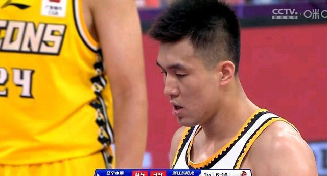 Cắt 16 điểm, 14 rebound và 5 hỗ trợ. Guo Ailun nhận xét về trọng tài sau trận đấu. Nó thực sự trưởng thành! (3)