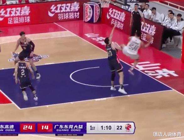 Cuộc đấu tay đôi của Lu Yue đã nóng bỏng: Ren Junfei đánh vào vai và bay lên vai+chân trên để ăn biểu tượng Zhao Rui và khuỷu tay đau đớn và lăn thẳng (1)