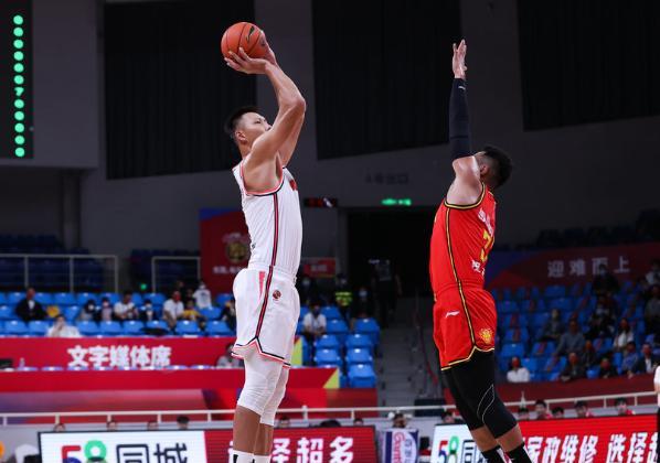CBA Tin tức mới nhất! B hoàn trả giai đoạn đầu tiên của Yi Jianlian, đội bóng rổ nam Thượng Hải muốn thay đổi huấn luyện viên, Adams trở lại (2)