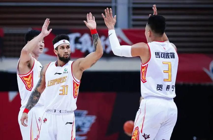 31 điểm trong 24 phút! Đội bóng rổ nam Thượng Hải đã ra khỏi cột mốc của Wang Zhelin dài, số lượng rebound là vượt quá (3)