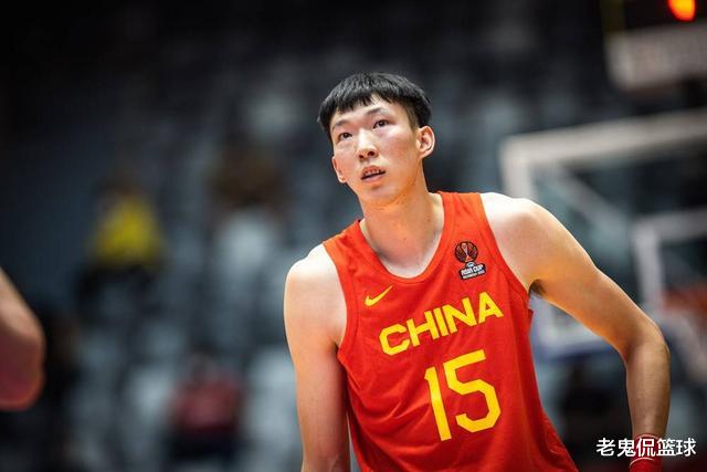 Bạn phải đi với đôi chân của bạn! Du Feng đã không để ngày bắt đầu bóng rổ nam Zhou Qi, và World Cup đã chiến đấu (3)
