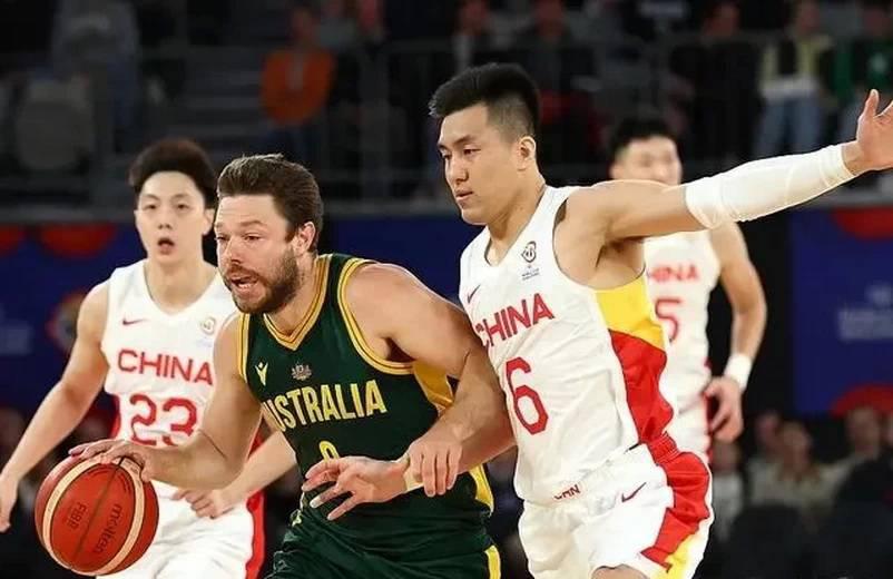 FIBA世界杯官媒贺中国男篮出线配图被指搞事情，不仅是球员和号码(3)