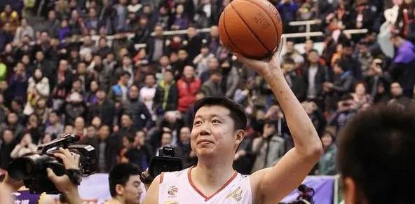 "中国篮球教父"王治郅，巅峰时期到底多强？姚明：他是我的目标！(5)