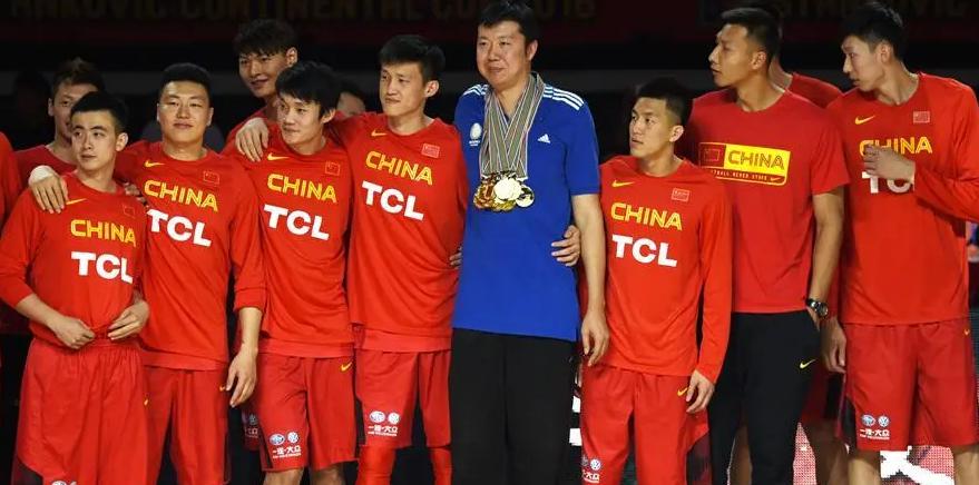 "中国篮球教父"王治郅，巅峰时期到底多强？姚明：他是我的目标！(8)