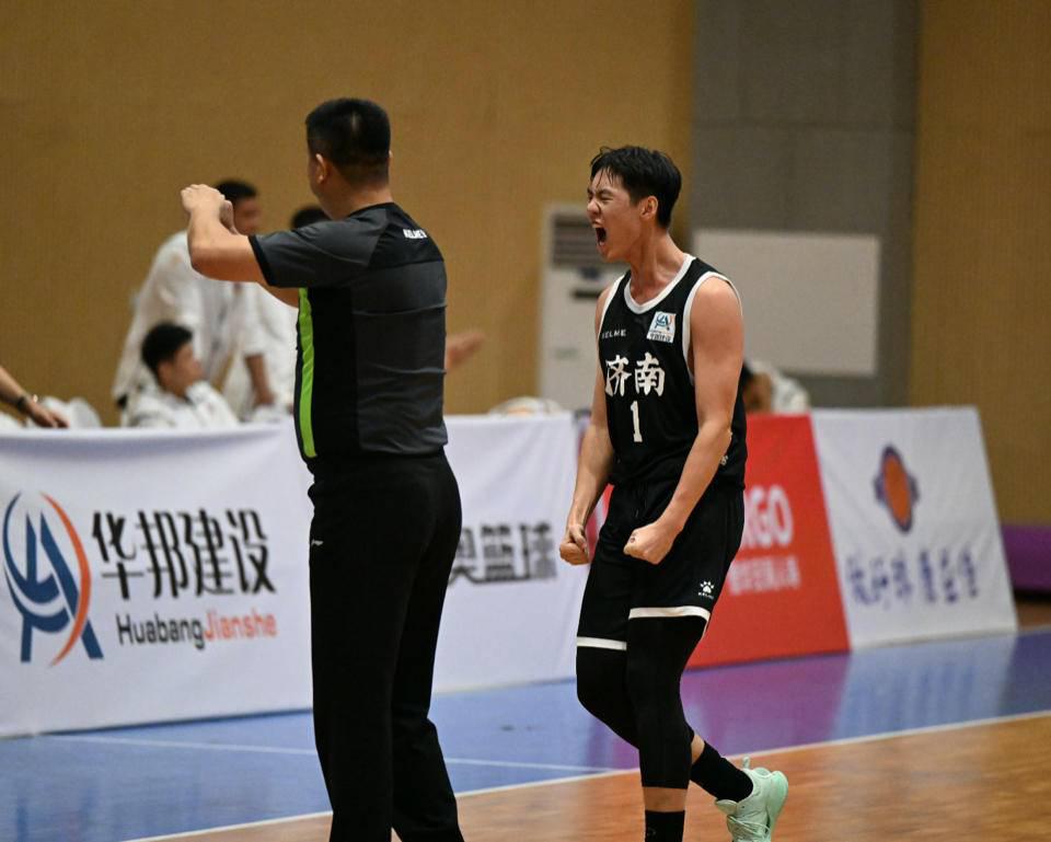战报|省男子篮球联赛半决赛首日：山东华邦保持不败(2)