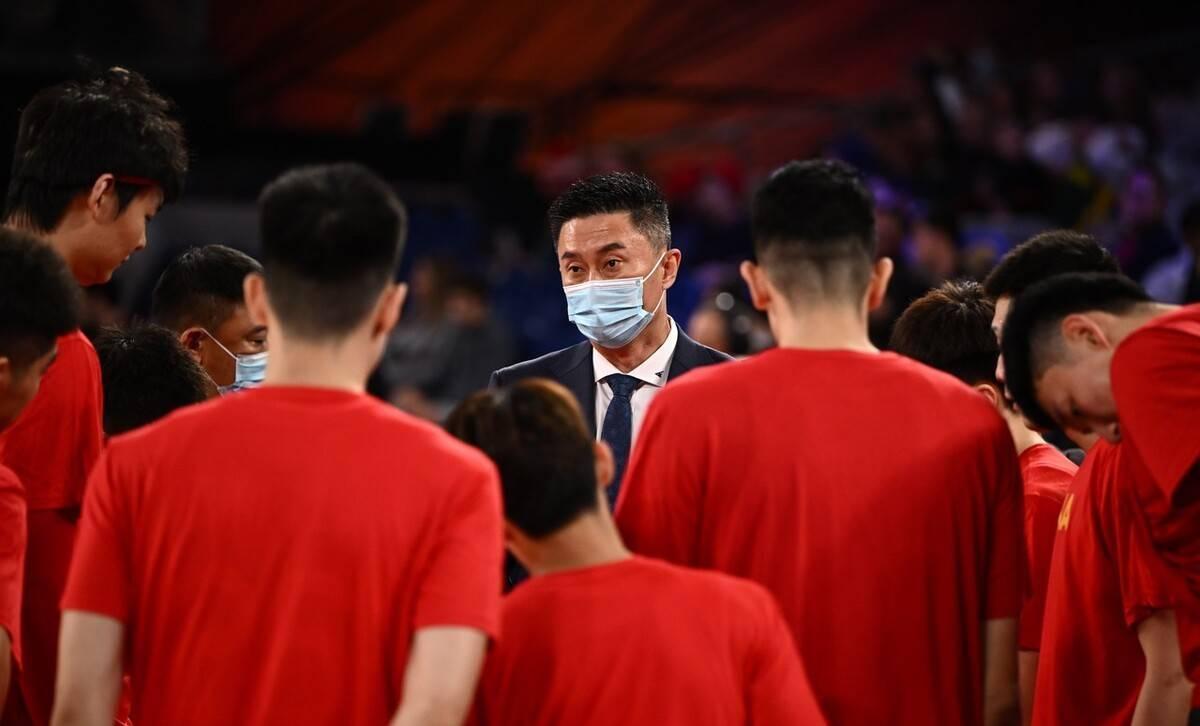 中国男篮24人名单出炉，八大中锋，7个后卫，锋线也加了新人(4)