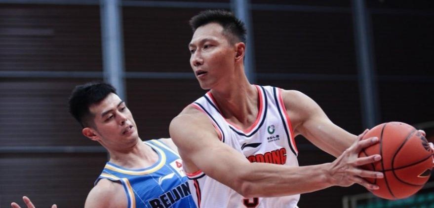 中国男篮主帅两场比赛被4人打动，张镇麟天赋尽显，易建联还能打(3)