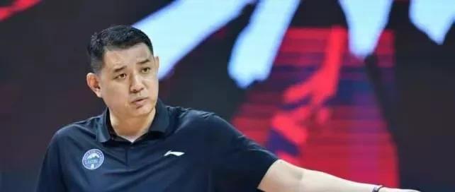 杨毅说: 巩晓彬在篮球圈的地位，山东的篮球皇帝，中国最好大前锋(4)