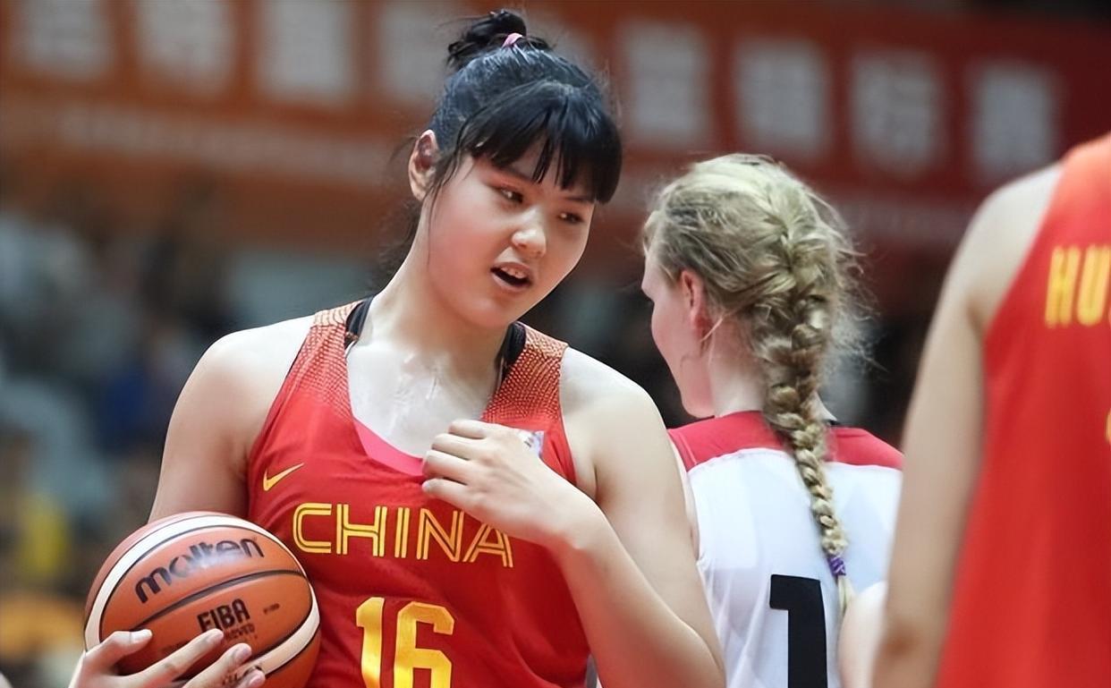 不好找对象？中国女篮名将恢复单身，2.01米重200多斤 确实难匹配(2)