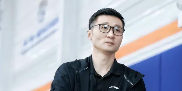 CBA消息刘炜任国家队教练组长首钢出现内讧周鹏迎来“里程悲”(5)