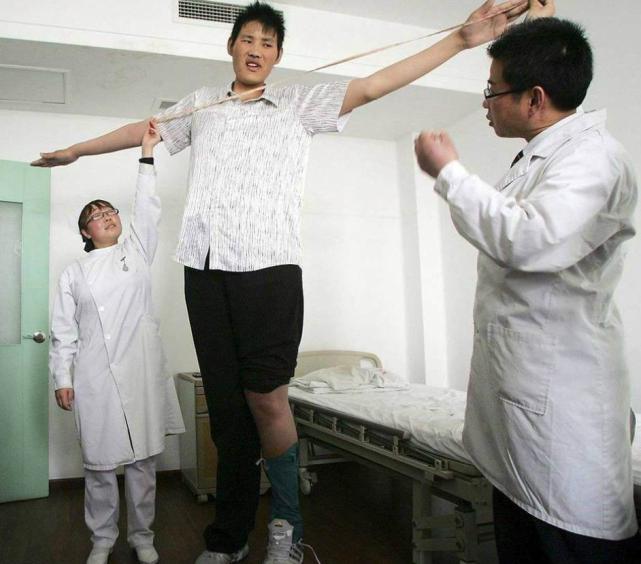 身高2米46，号称姚明接班人！中国第一巨人赵亮为何没进CBA？(5)
