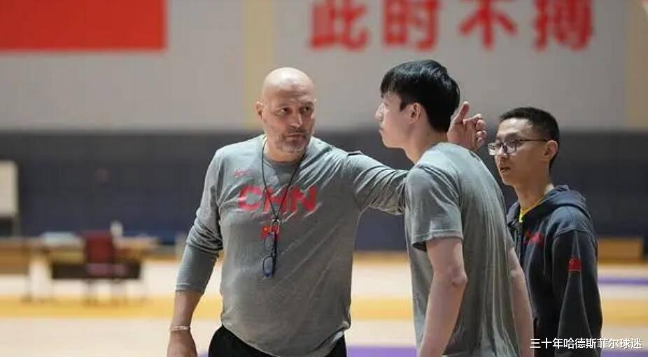 不该责怪姚明，球迷一针见血指出，中国男篮基本功不足的原因(4)