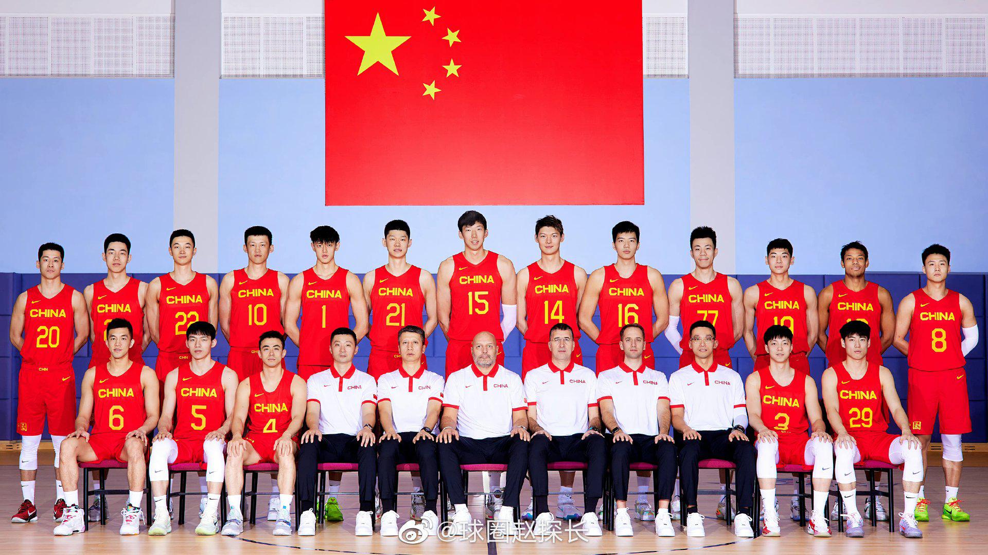 本届#中国男篮# 平均年龄25.5，平均身高200.6，具体为：【后卫】程帅澎 (1)