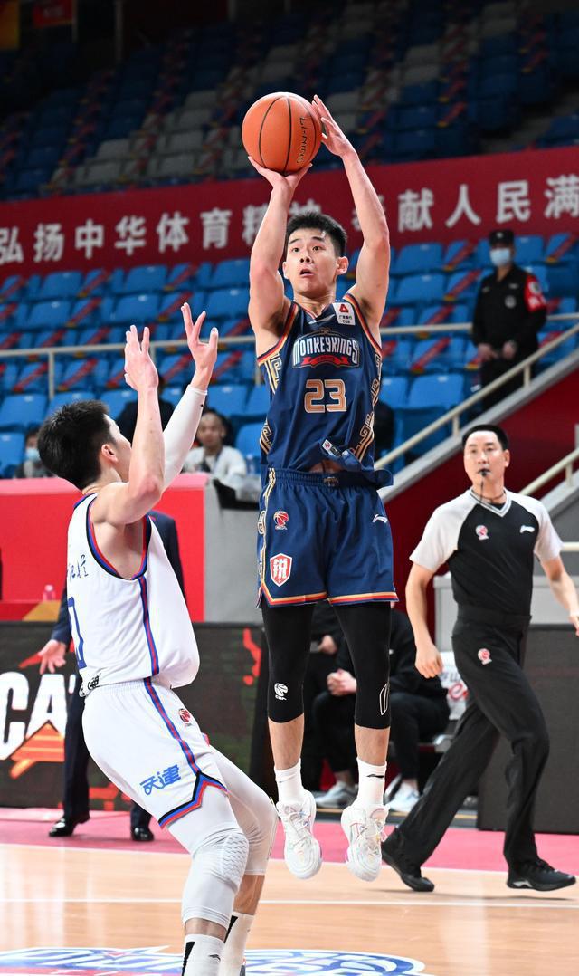 中国篮球地表最强00后，他们谁是未来中国的男篮巨星？(1)