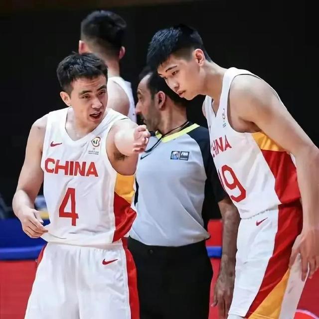 中国男篮3大问题，最让乔帅头疼！首发阵容只剩一个位置最难选择(3)