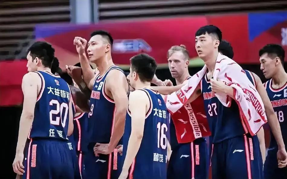 随着上海被取消季后赛资格，不出意外，CBA前四排名如下

4、广东
3、浙江
2(1)