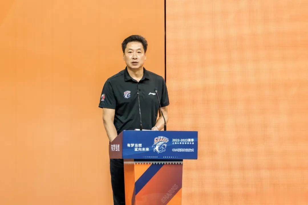  因为消极比赛被取消本赛季CBA联赛参赛资格的上海男篮28日发布公告称，经久事集(2)