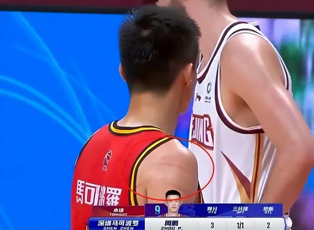 还原深圳男篮28秒4次犯规！CBA季后赛再次陷入争议这次是裁判判罚(3)