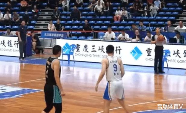 上海男篮40分大胜！重罚后首次亮相，国手大爆发，卢伟带队冲冠(3)