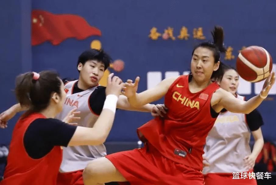 16分惨败！中国女篮被世界第4打崩溃 单节断电狂输13分！(1)