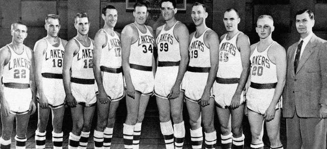 NBA历史共12次首进总决赛就夺冠：
1947年，勇士4-1牡鹿队（1950年解(2)