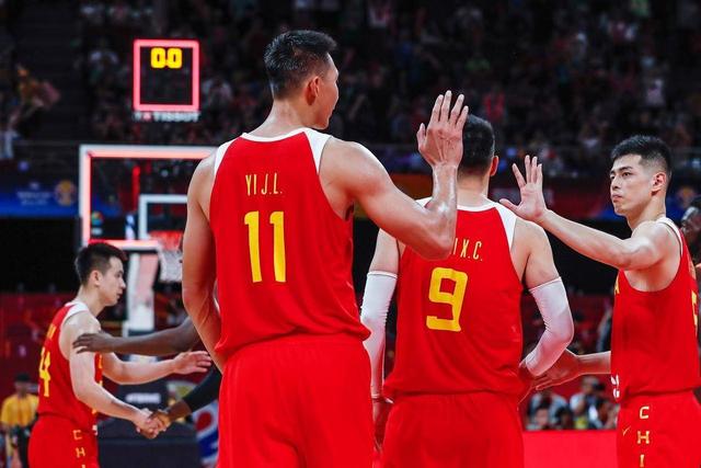NBA前锋加盟中国男篮大反转，姚明做出轰动决定，周琦不知所措(3)