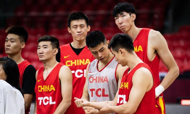 NBA前锋加盟中国男篮大反转，姚明做出轰动决定，周琦不知所措(4)