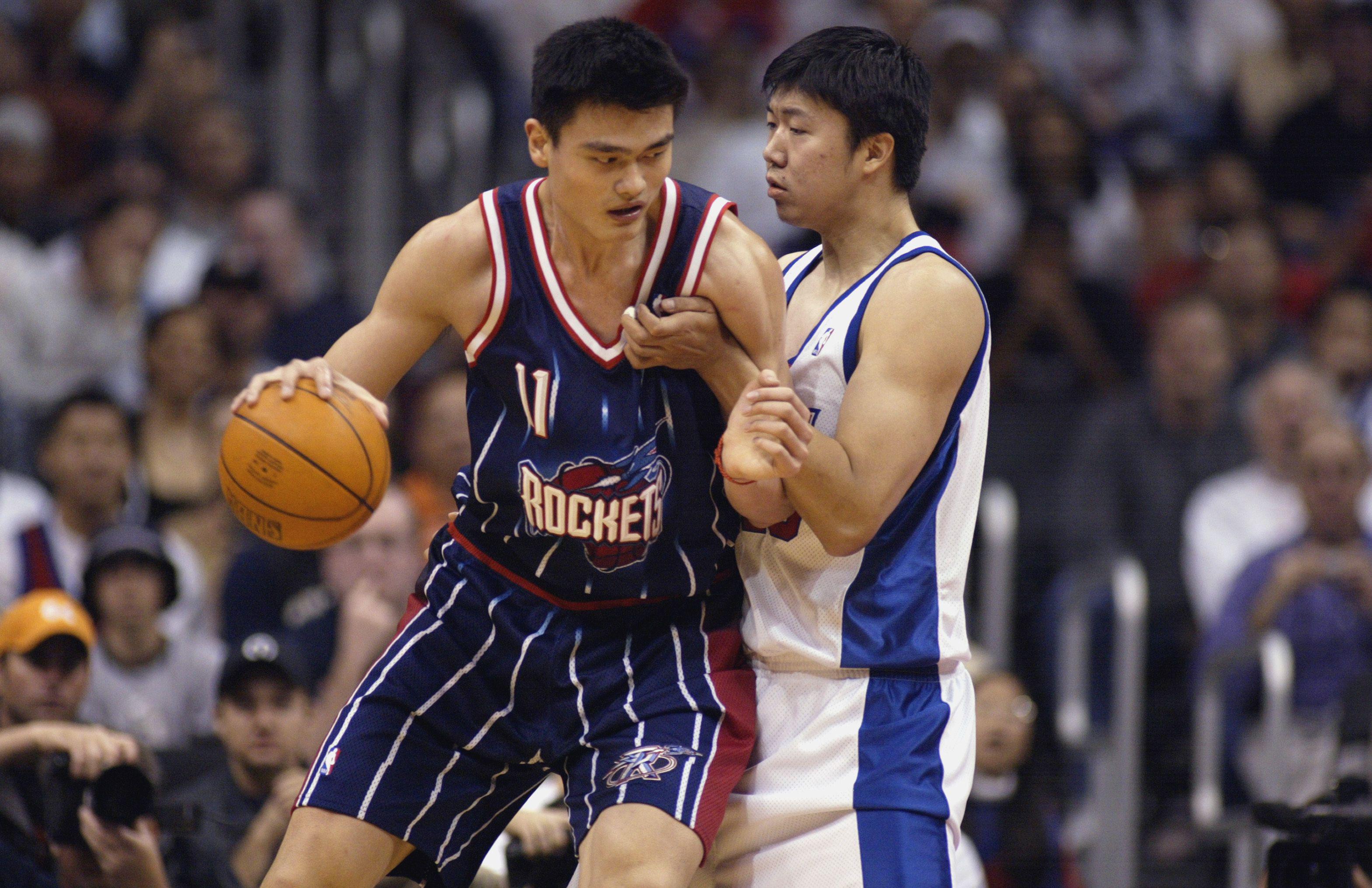 当中国篮球巨星遇上NBA之路：王治郅的传奇故事！(1)