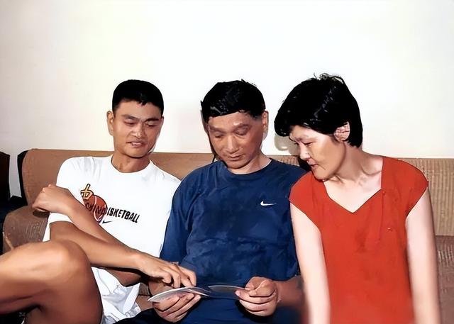 43岁的姚明，还能扛起“中国篮球”多久？(11)