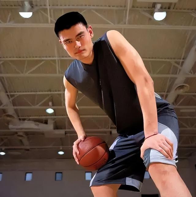 43岁的姚明，还能扛起“中国篮球”多久？(17)