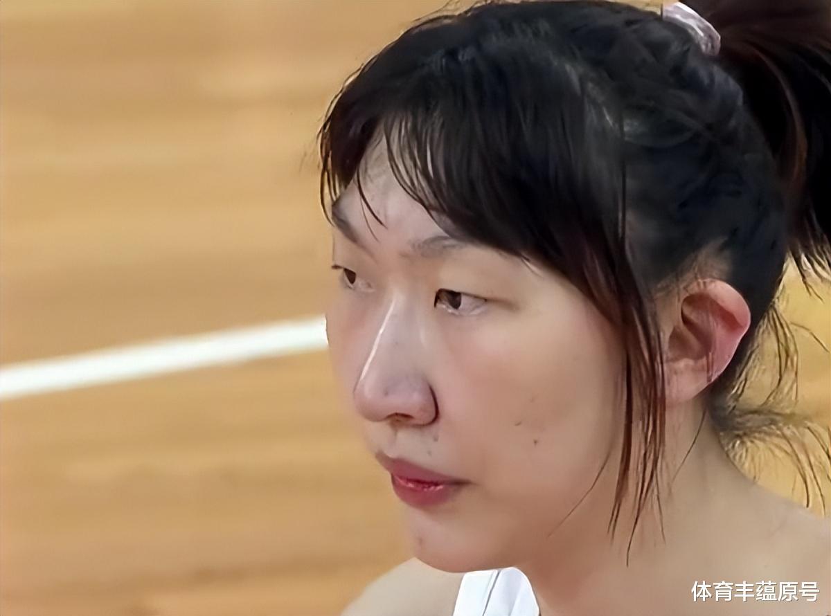 中国女篮直面魔鬼赛程，韩旭完美绽放，主教练给中国女排上了一课(1)