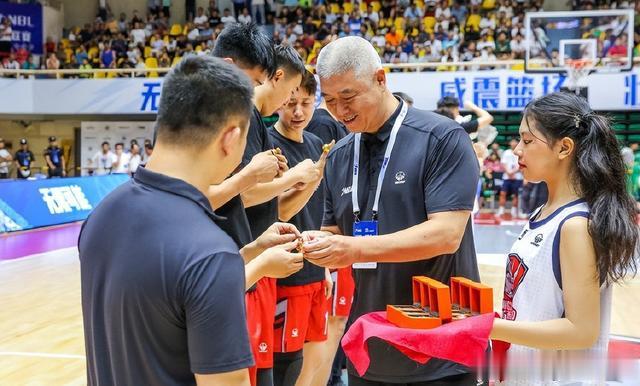 2023年7月7日中国篮球大事记：辽宁添新援，中国女篮再夺冠(2)