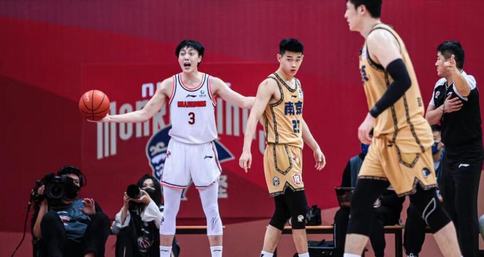 个人观点，广东男篮年轻球员表现怎样还是在联赛上看成色吧。

好像今天晚上都是讨论(1)