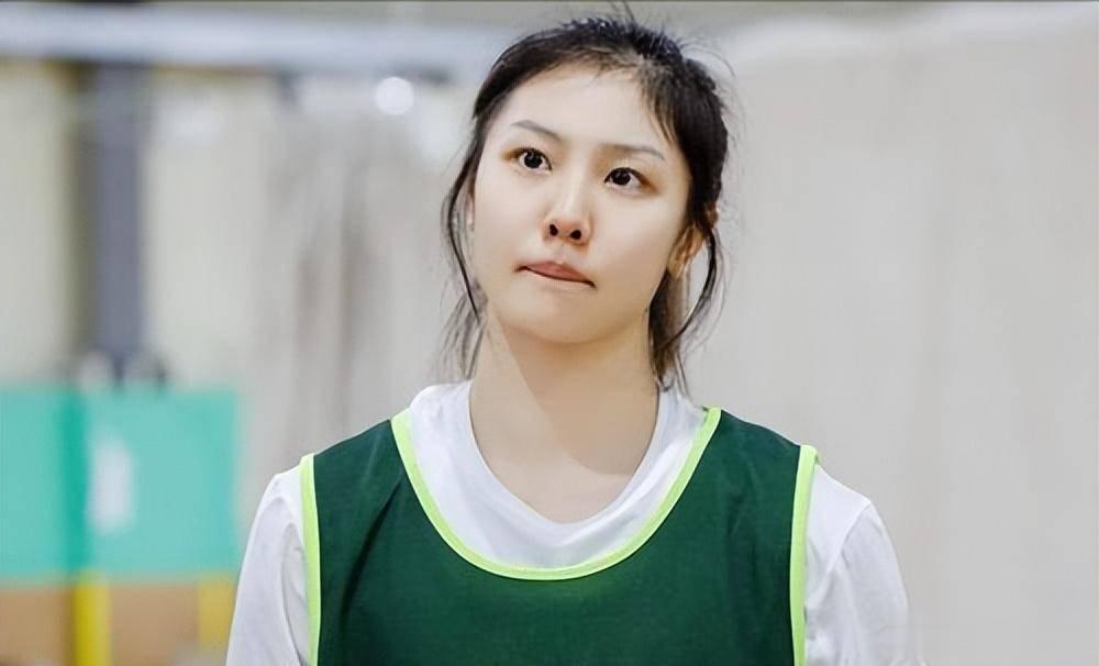 有一说一，中国女篮奥运会前锋选人，只能是这4位！
1，李梦，28岁，身高182，(1)